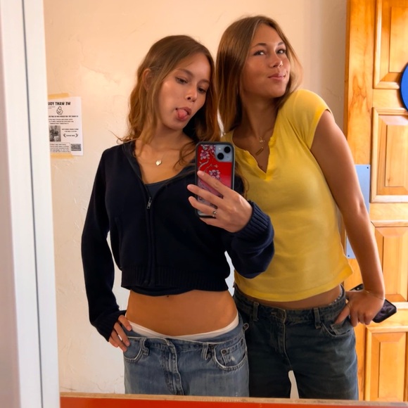 Meet your Posher, Mia - Picture 3 of 4